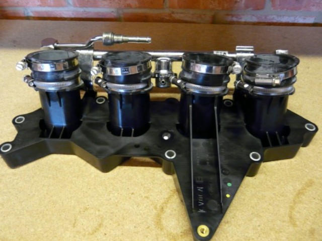 ST 170 Inlet Manifold and injectors with rail awaiting my GSXR 750 ITB's